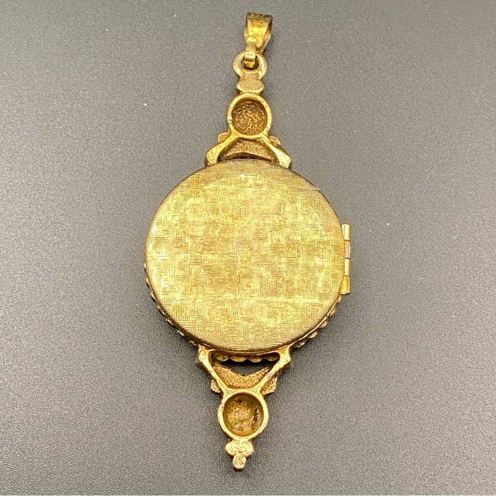 Vintage Victorian Style Crème perfume Pendant - Picture 3 of 6